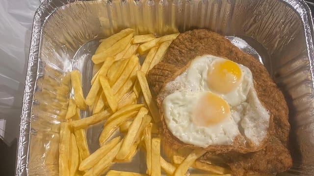 Milanesa Carne a Caballo.